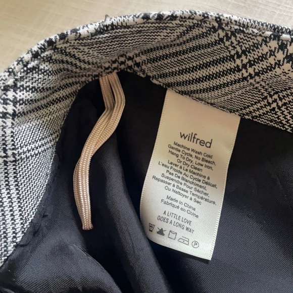 Aritzia Wilfred Mini Skirt - Picture 3 of 5